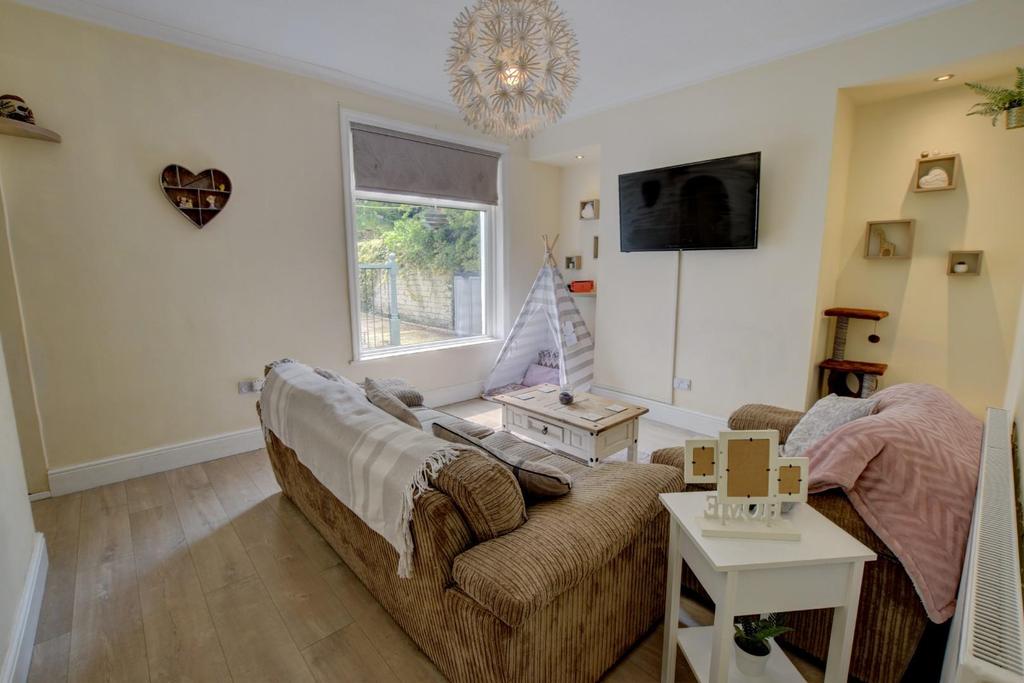 Clevelands Road, Burnley 3 bed terraced house £140,000