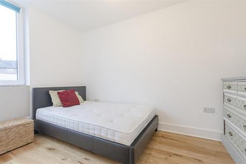 2 bedroom maisonette for sale, William Court, Dedworth Road, Windsor