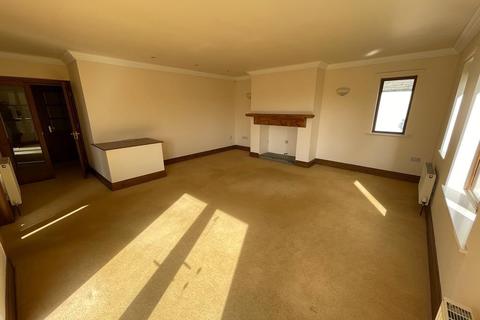 3 bedroom detached house for sale - Doctor Lane, Shelley, Huddersfield
