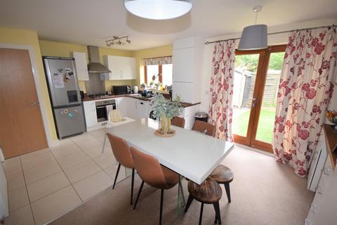3 bedroom end of terrace house for sale - Great Mead, Chippenham