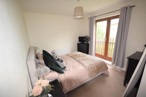 3 bedroom end of terrace house for sale - Great Mead, Chippenham