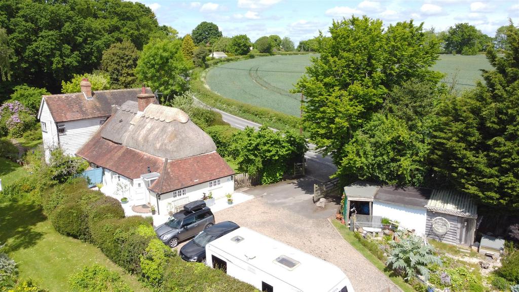 Peasmarsh Road, Beckley 2 bed semidetached house £435,000