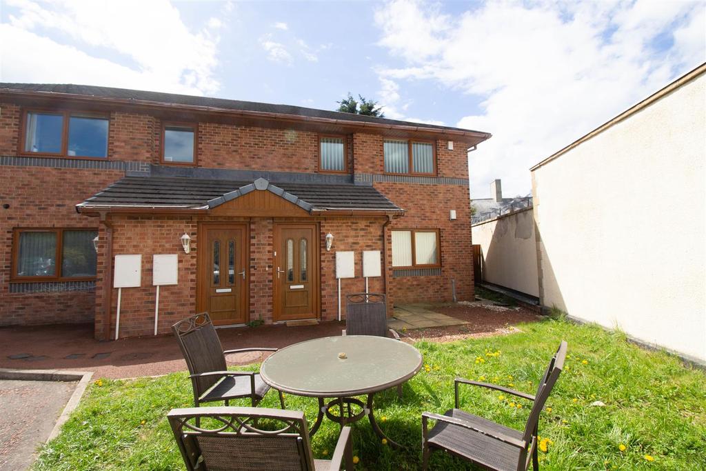 Coach House Court, Windy Nook, Gateshead 2 bed property £550 pcm (£