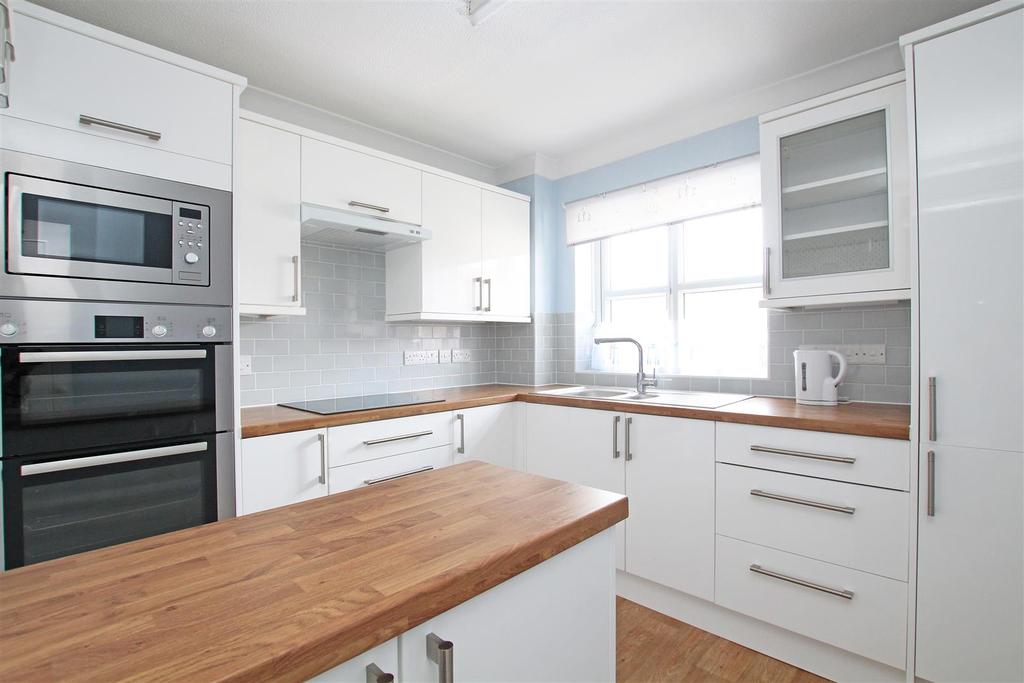 Stein Road, Emsworth 2 bed retirement property £189,950