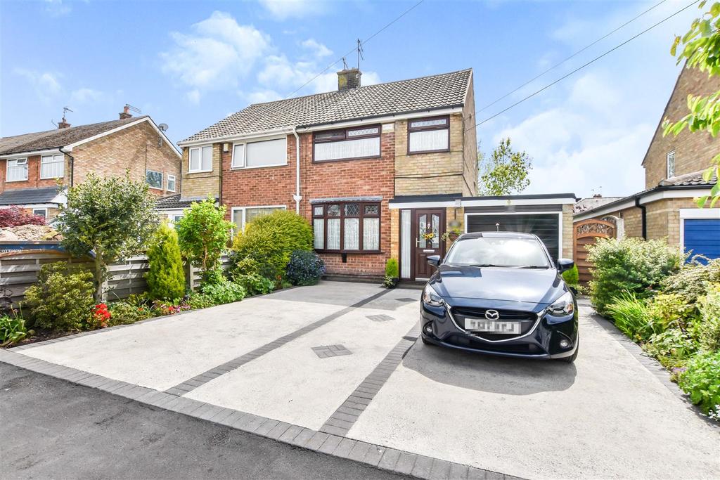 Astral Close, Hessle 3 bed semidetached house £200,000