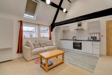 1 bedroom flat to rent - High Street, Stratford-Upon-Avon