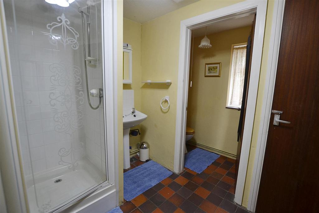 Bathroom.JPG
