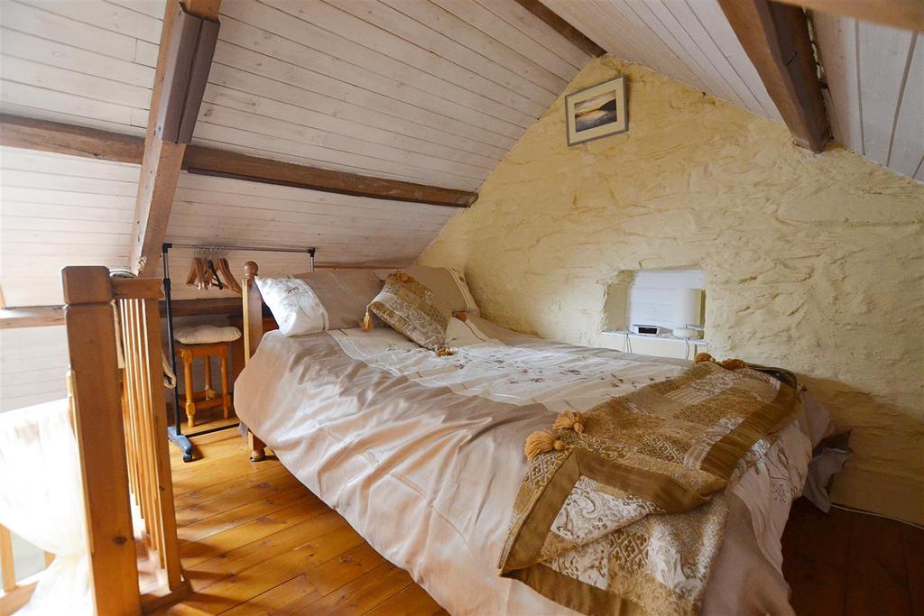 Crog loft.JPG