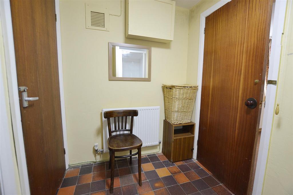 Bathroom 3.JPG