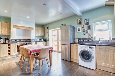 21 Canada Drive, Rawdon, Leeds, LS19 6LU