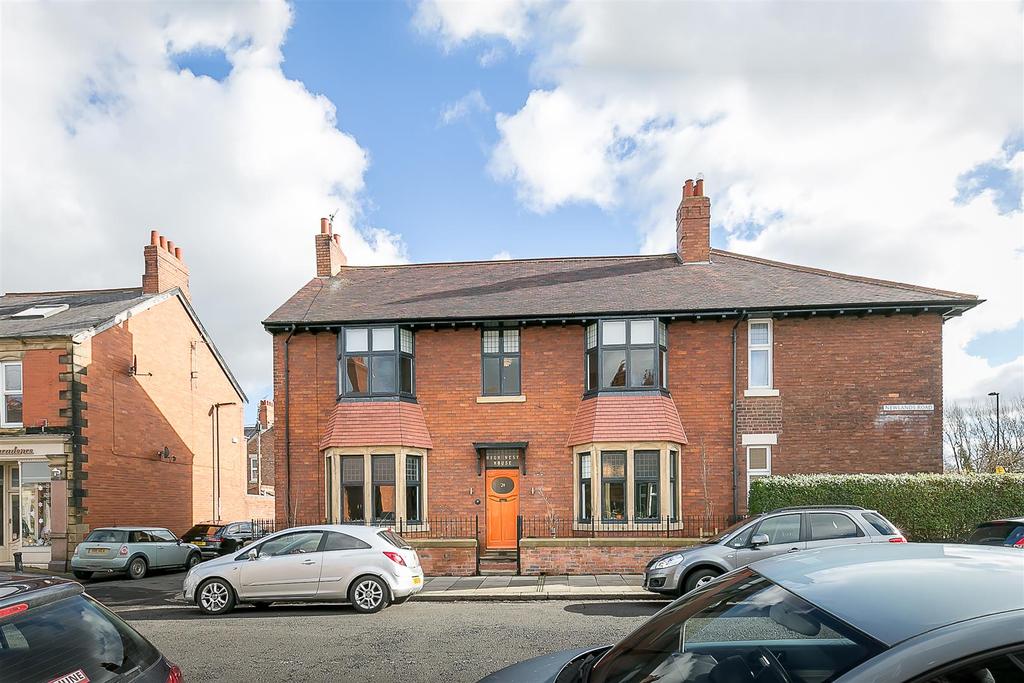 Newlands Road, High West Jesmond... 4 bed end of terrace house £450,000