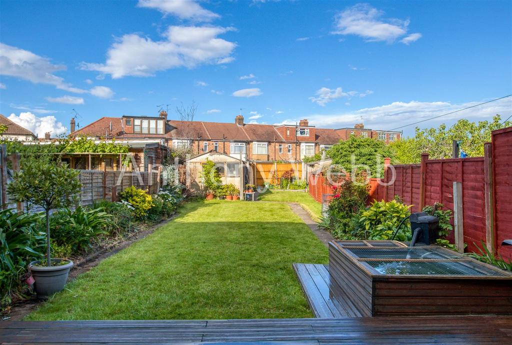 Ulster Gardens, Palmers Green, London... 3 bed house £580,000