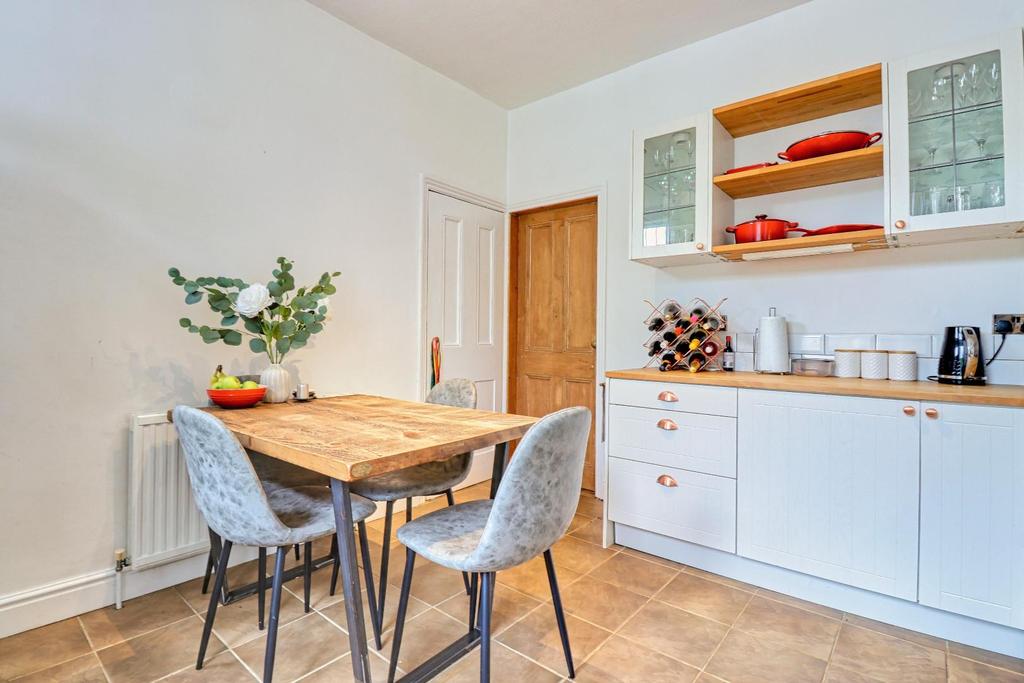Dining kitchen