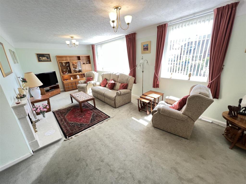 Thornton Crescent, Gayton, Wirral 3 bed detached bungalow £550,000