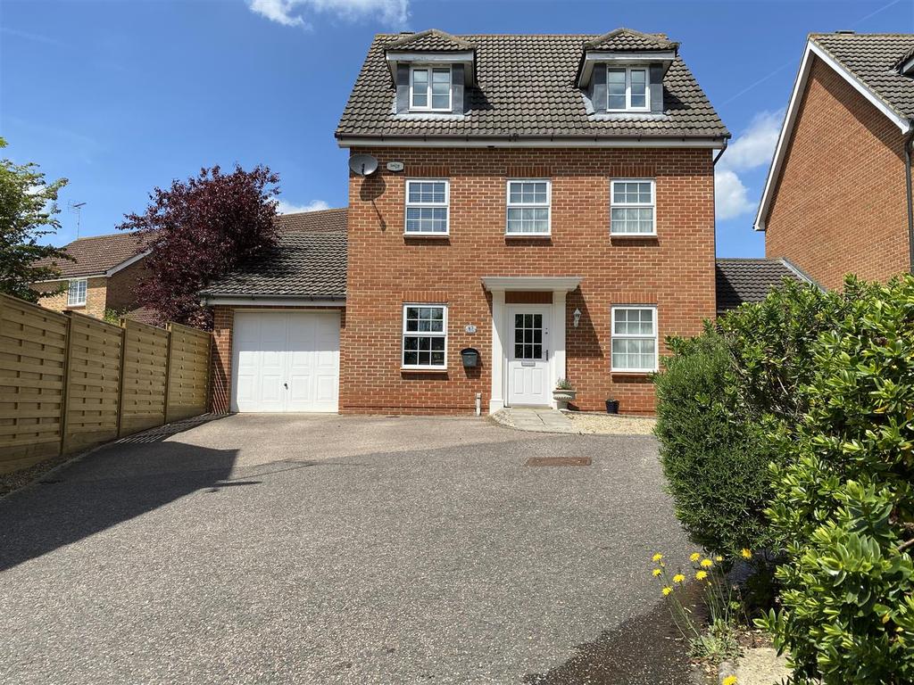Sweet Bay Crescent, Ashford 5 bed detached house £585,000