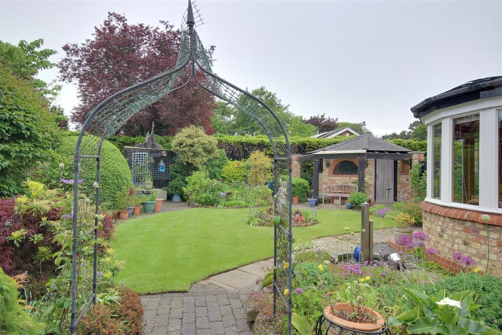 The Park, West Leys Road, Swanland 4 bed house £599,950