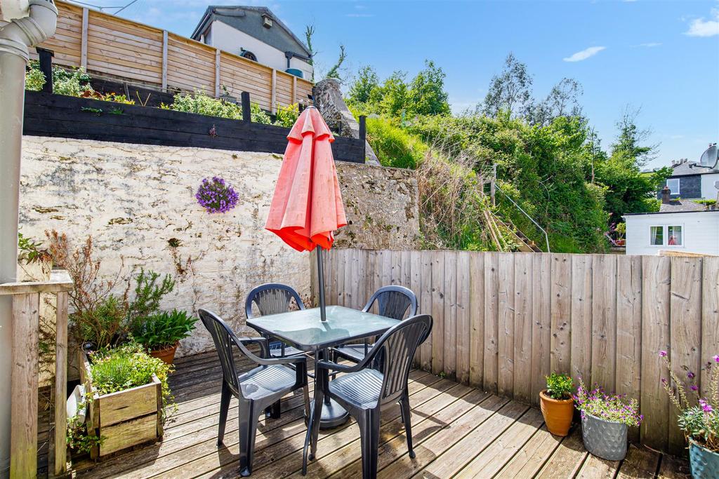A14 - 121 Victoria Road, Crew House, Dartmouth - 2