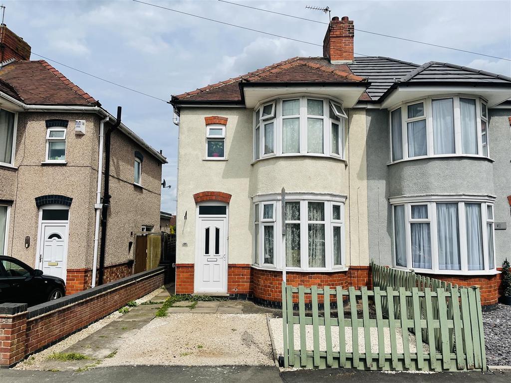 Thirlmere Road, Hinckley 3 bed semidetached house £200,000