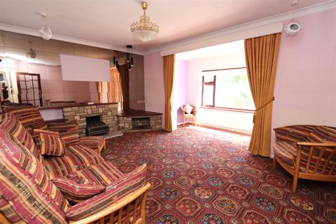 27 Burses Way, Hutton, Brentwood, CM13 2PL