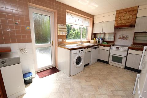 27 Burses Way, Hutton, Brentwood, CM13 2PL
