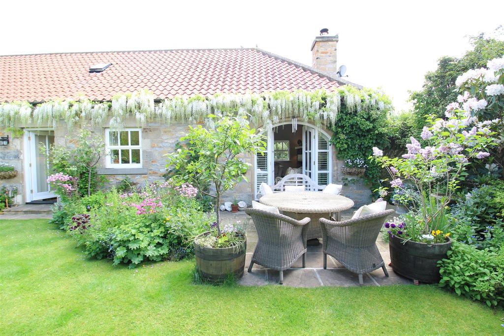 Kilton Court, Aldbrough St. John... 3 bed barn conversion £450,000