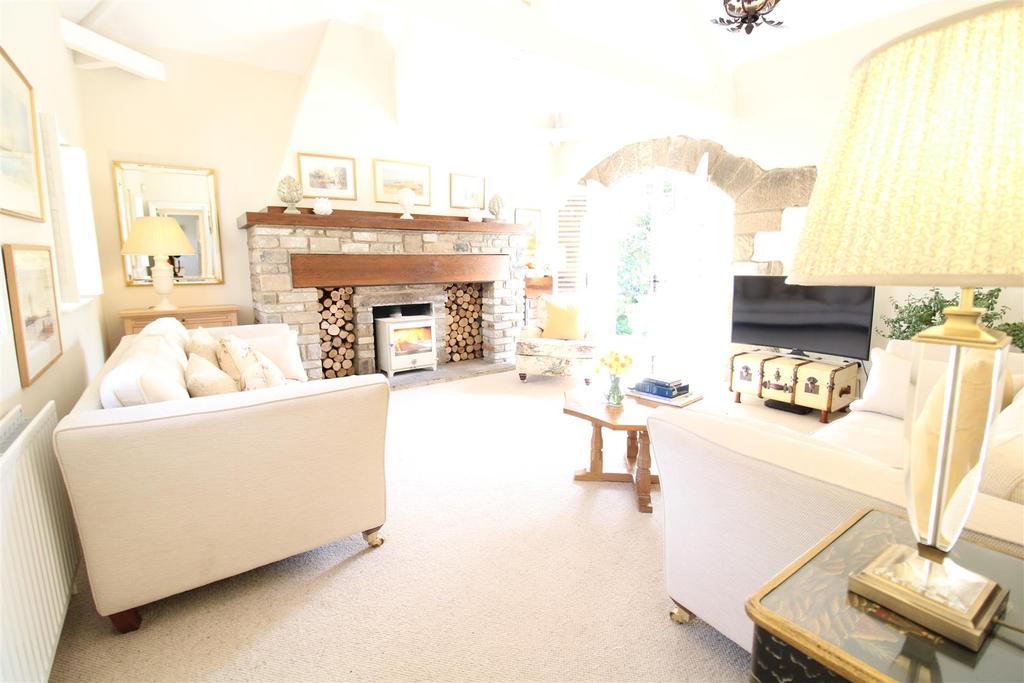 Kilton Court, Aldbrough St. John... 3 bed barn conversion £450,000