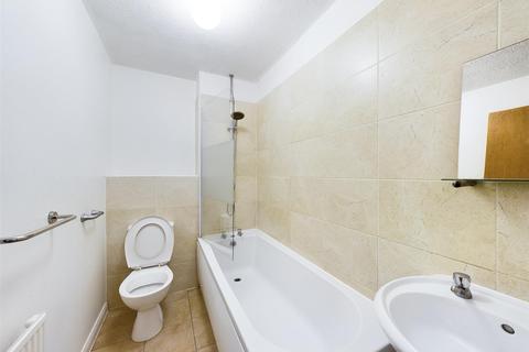 90 Beecham Berry, Basingstoke, RG22 4QN