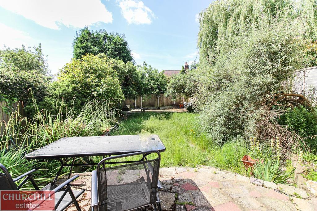 Danbury Way, Woodford Green 5 bed semidetached house £750,000