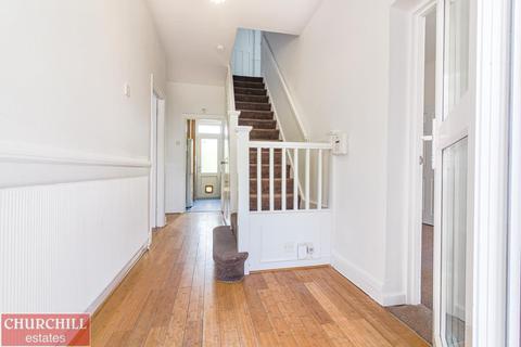 21 Danbury Way, Woodford Green, IG8 7EZ