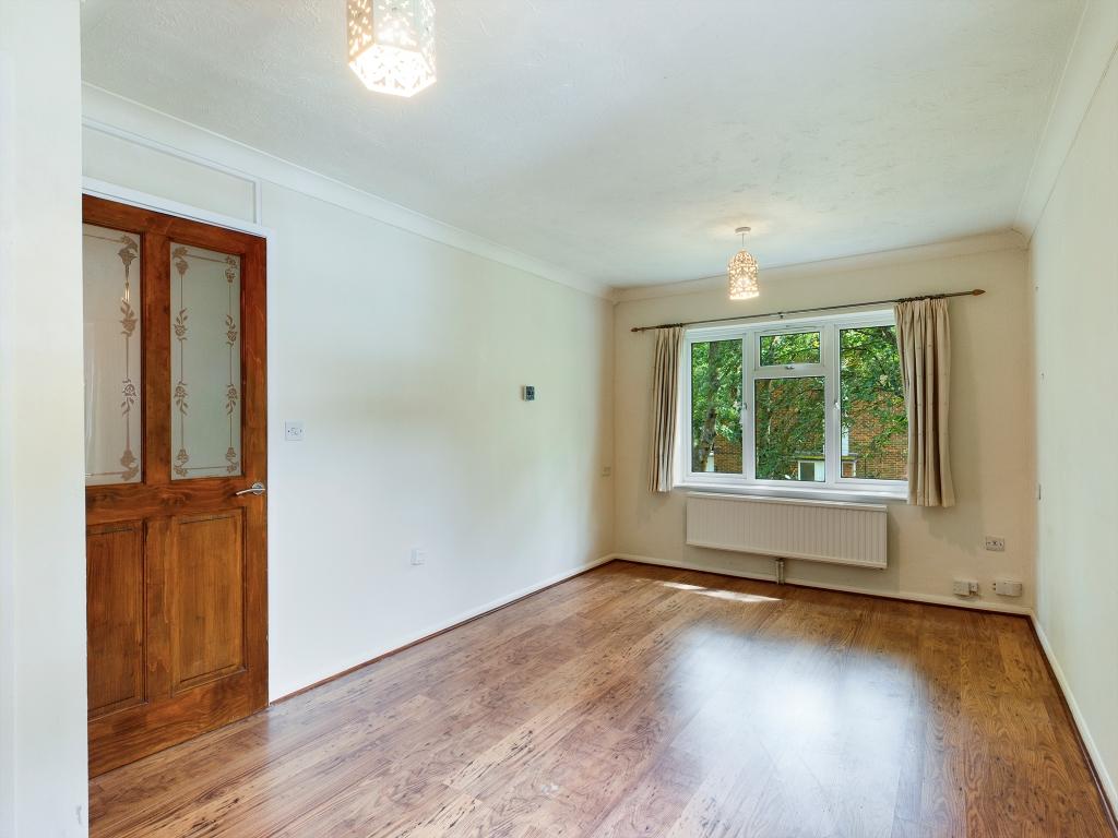 Evesham Walk, Popley, Basingstoke, RG24 1 bed flat to rent £850 pcm