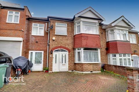 8 Carnanton Road, London, E17 4DA