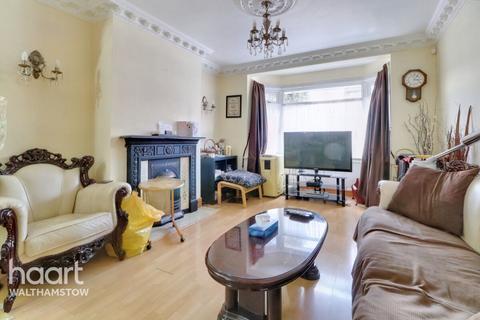 8 Carnanton Road, London, E17 4DA
