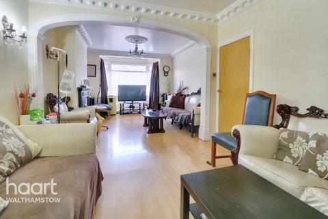 8 Carnanton Road, London, E17 4DA