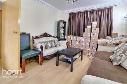 8 Carnanton Road, London, E17 4DA