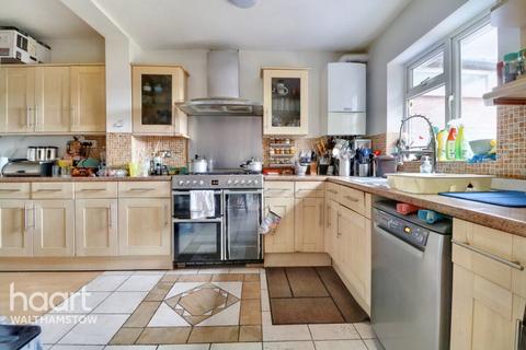8 Carnanton Road, London, E17 4DA