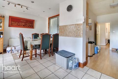 8 Carnanton Road, London, E17 4DA