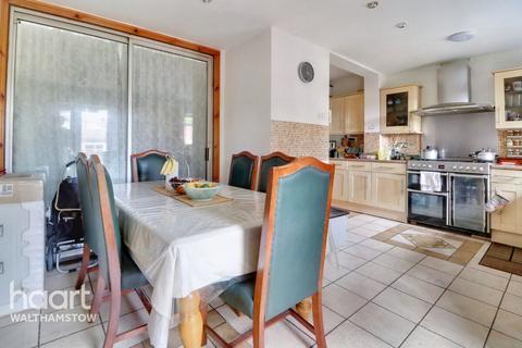 8 Carnanton Road, London, E17 4DA