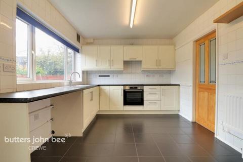 3 bedroom semi-detached house to rent, Brookside Green, Crewe