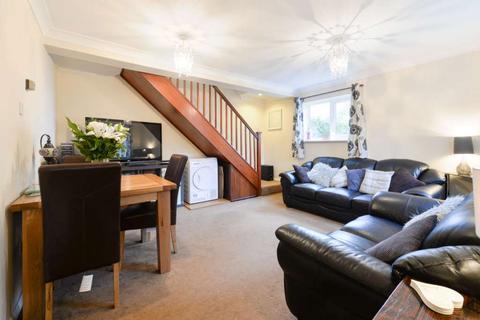 2 bedroom house to rent - Epsom Downs