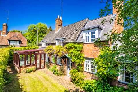 3 bedroom detached house to rent, 4 Pyt Cottage, Ashampstead, RG8