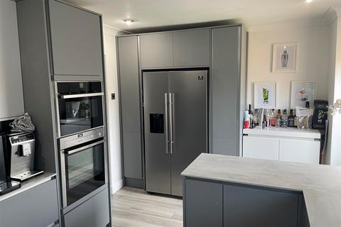132 Lunedale Road, Dartford, DA2 6HT