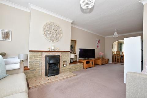 4 Denesway, Meopham, Gravesend, DA13 0EA