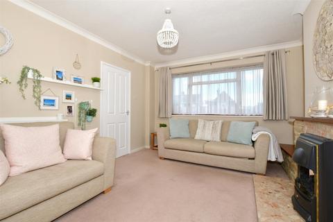 4 Denesway, Meopham, Gravesend, DA13 0EA