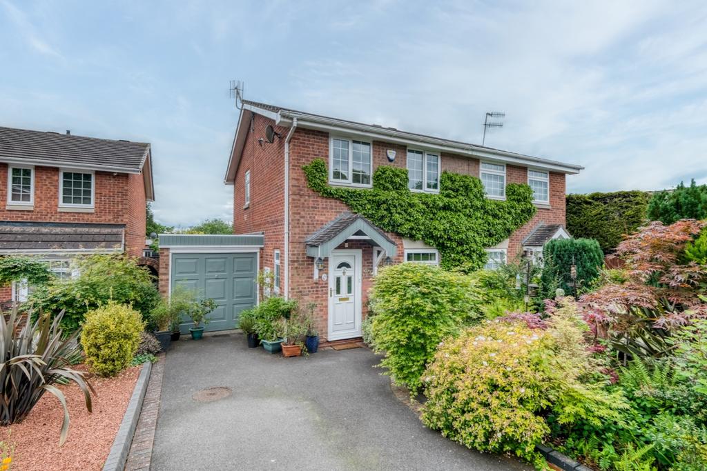 Alton Close, Headless Cross, Redditch B97 5XH 3 bed semidetached house