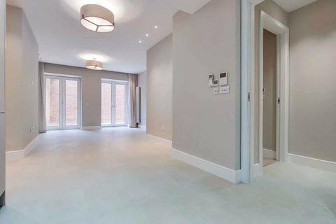 3 bedroom apartment to rent, Fitzjohns Avenue, Hampstead, NW3