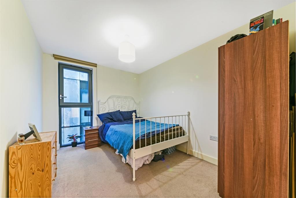 Dekker House, Dalston Square, Dalston E8 3 bed apartment £2,925 pcm