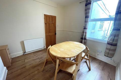 3 bedroom terraced house to rent, Highland Road, Southsea