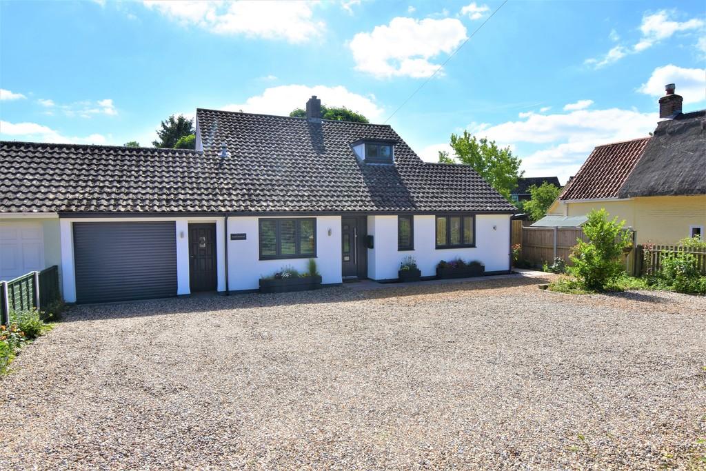 Lavenham Road, Great Waldingfield... 4 bed chalet £475,000