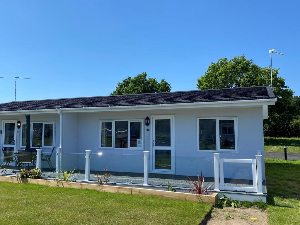 Marsh Road, Broadlands Holiday Park & Marina, Oulton Broad 2 bed