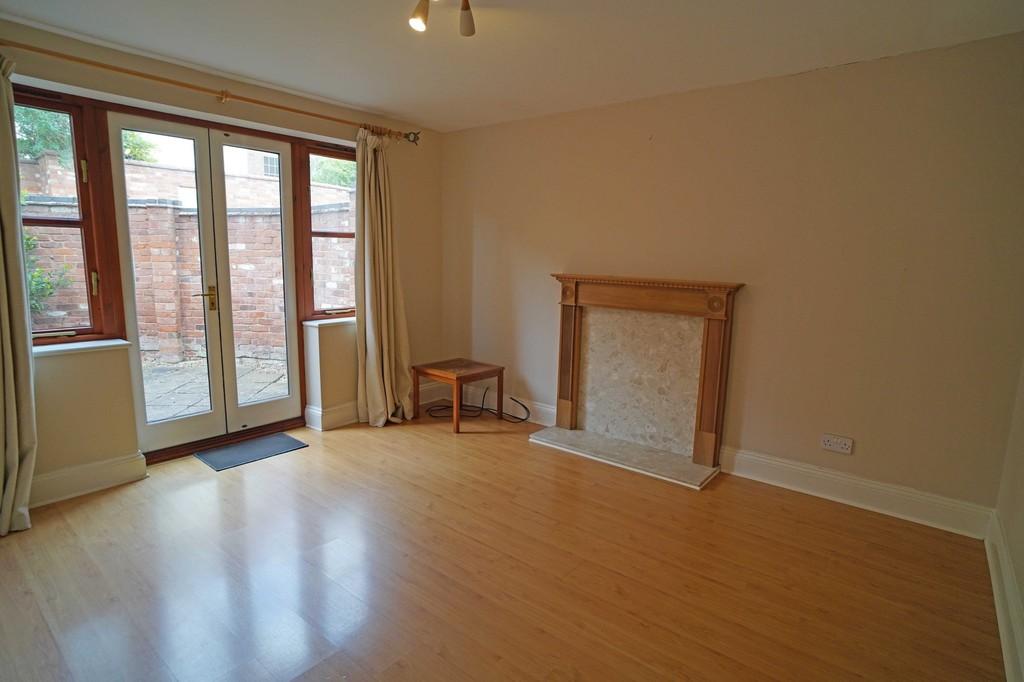 Clarendon Crescent, Leamington Spa 3 bed mews £400,000